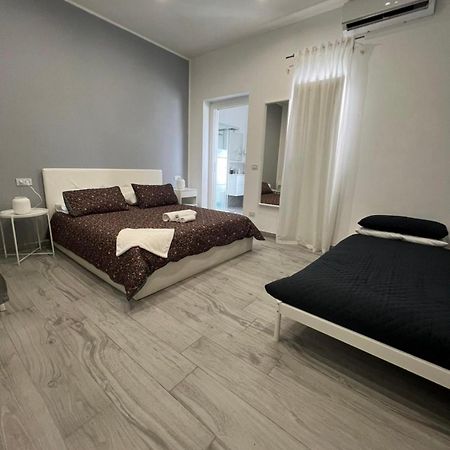 Giufra Hotel Bari Bagian luar foto