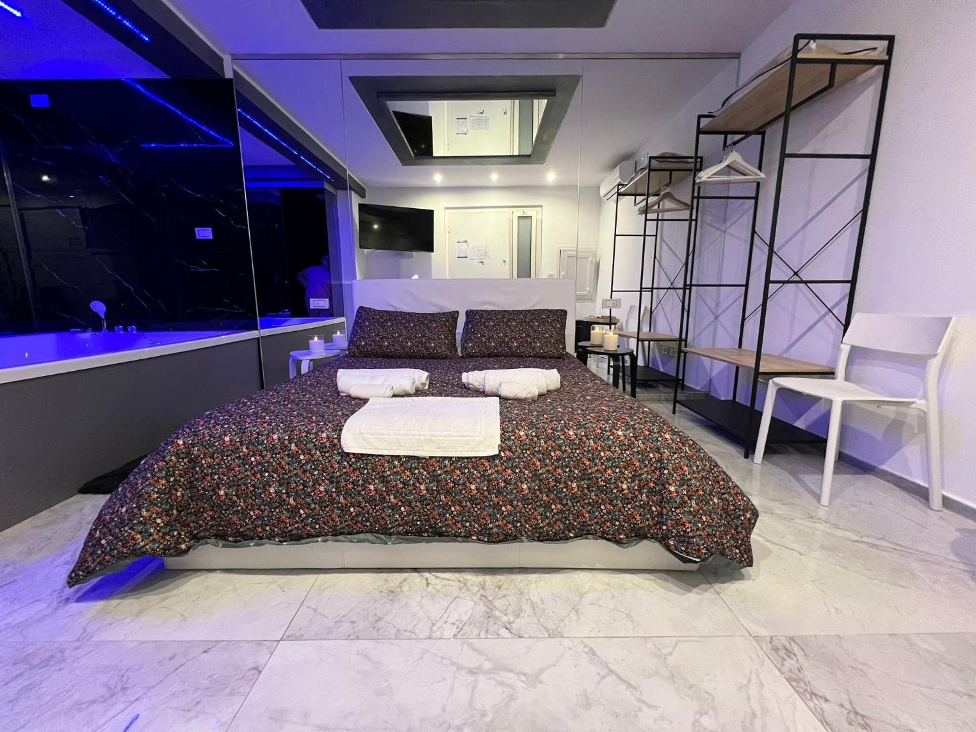 Giufra Hotel Bari Bagian luar foto